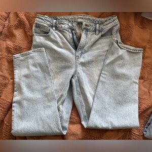 AEO Strigid High Waisted Mom Jeans - 8 Short